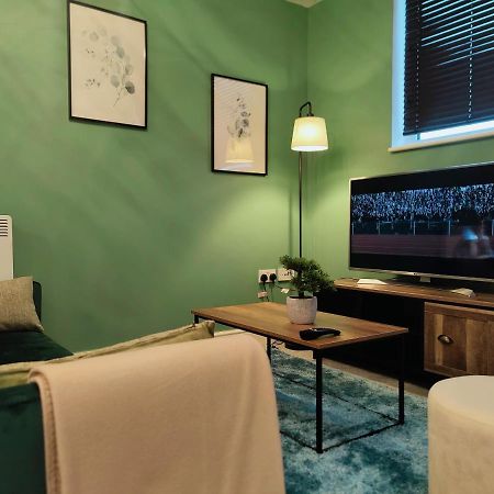 City Centered 2 Bed Serviced Apartment- Sherpa Homes สวินดอน ภายนอก รูปภาพ