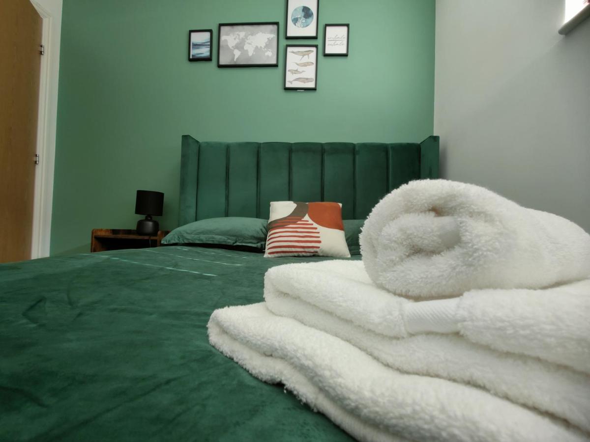 City Centered 2 Bed Serviced Apartment- Sherpa Homes สวินดอน ภายนอก รูปภาพ